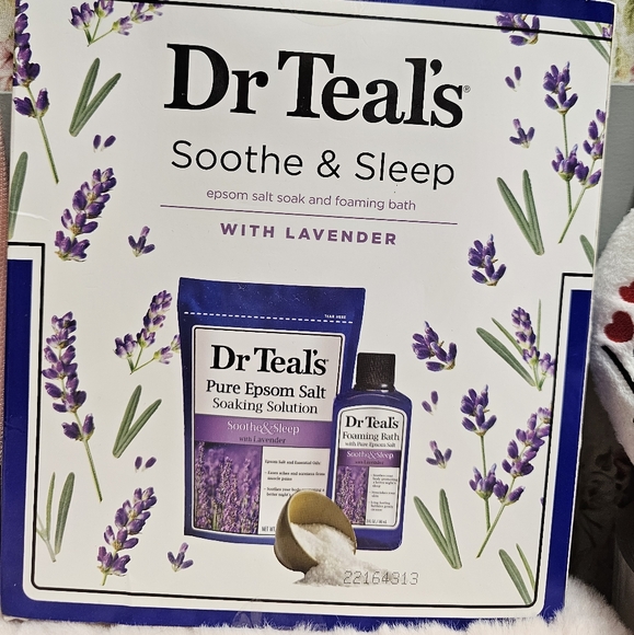 Dr.Teals Soothe & Sleep Epsom Salt Soak and Foaming Bath Lavender Gift Set - Picture 2 of 2